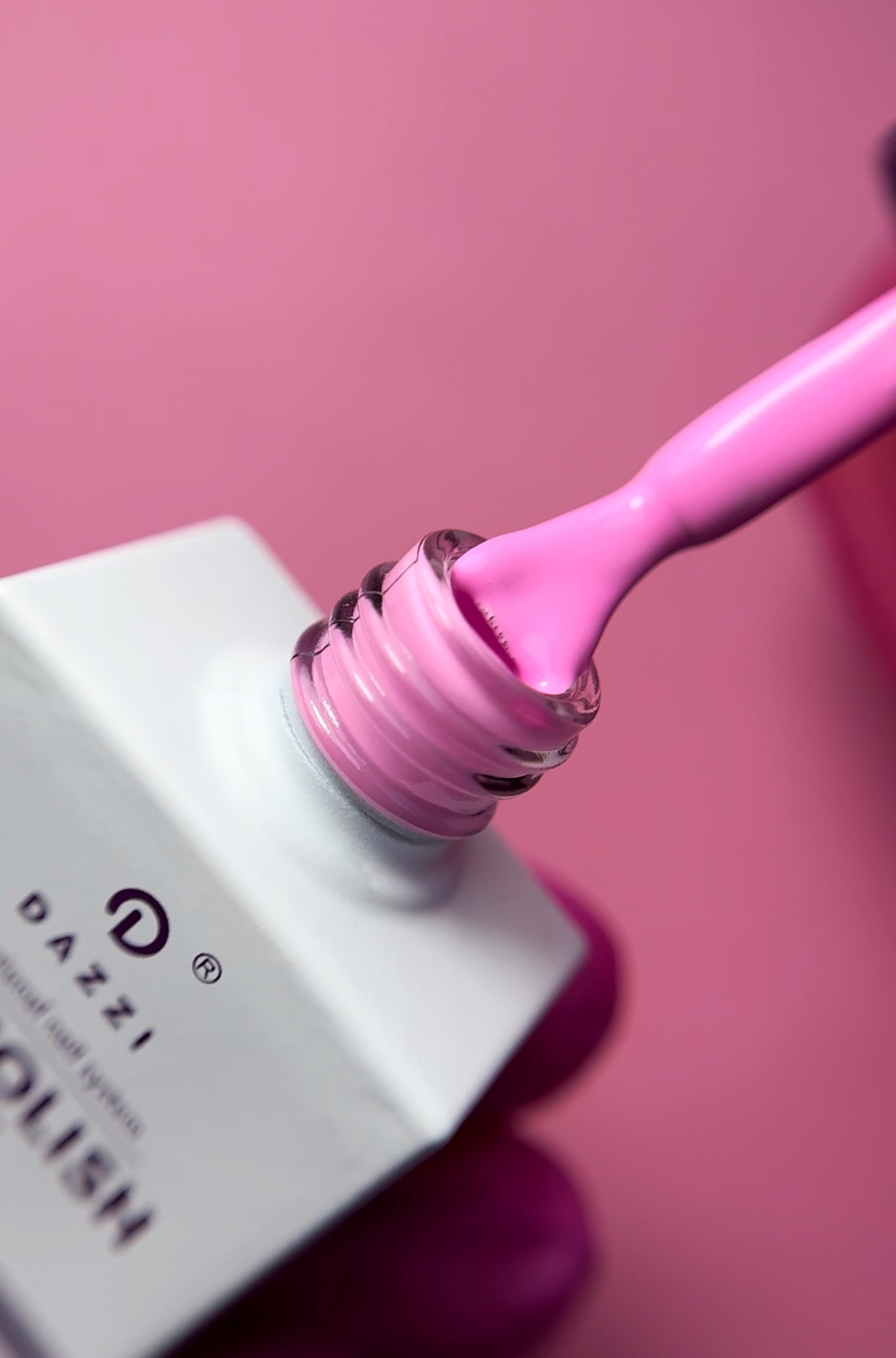 Vernis semi-permanent "Troika" 220, rose, 10ml