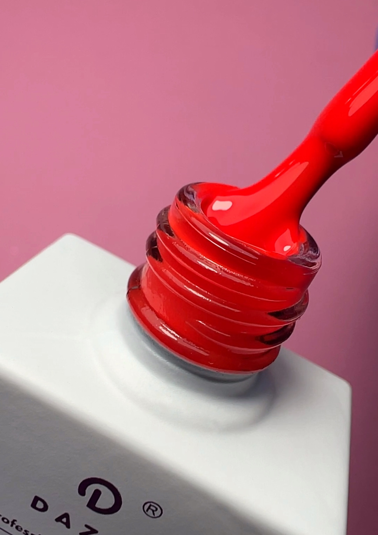 Vernis semi-permanent  "Acerola" 180, rouge, 10ml